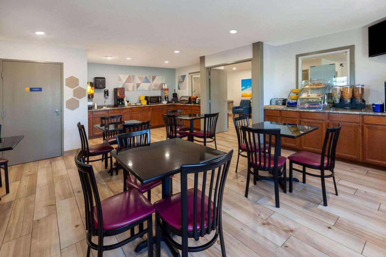 Days Inn By Wyndham Racine/Sturtevant Extérieur photo
