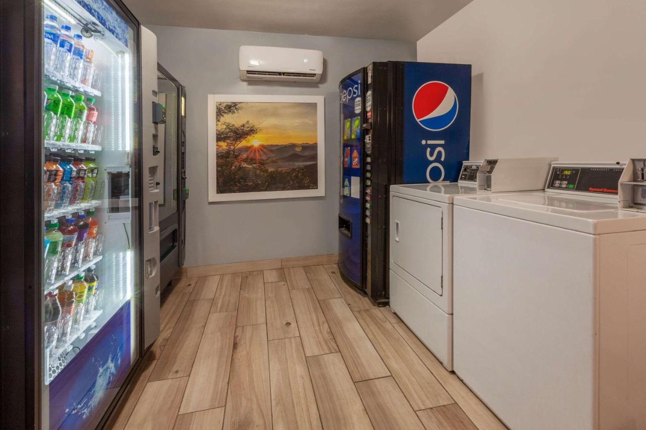 Days Inn By Wyndham Racine/Sturtevant Extérieur photo