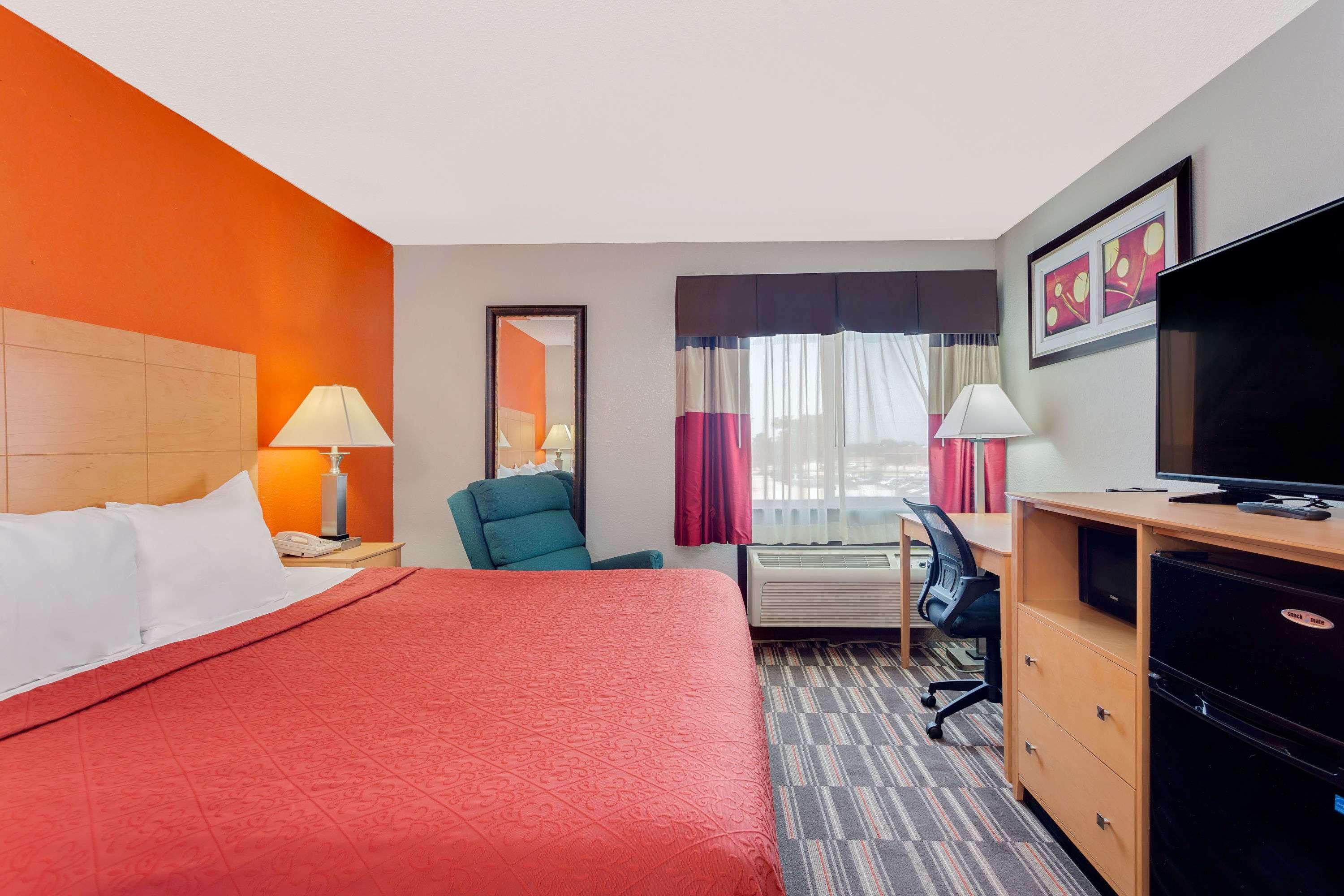 Days Inn By Wyndham Racine/Sturtevant Extérieur photo
