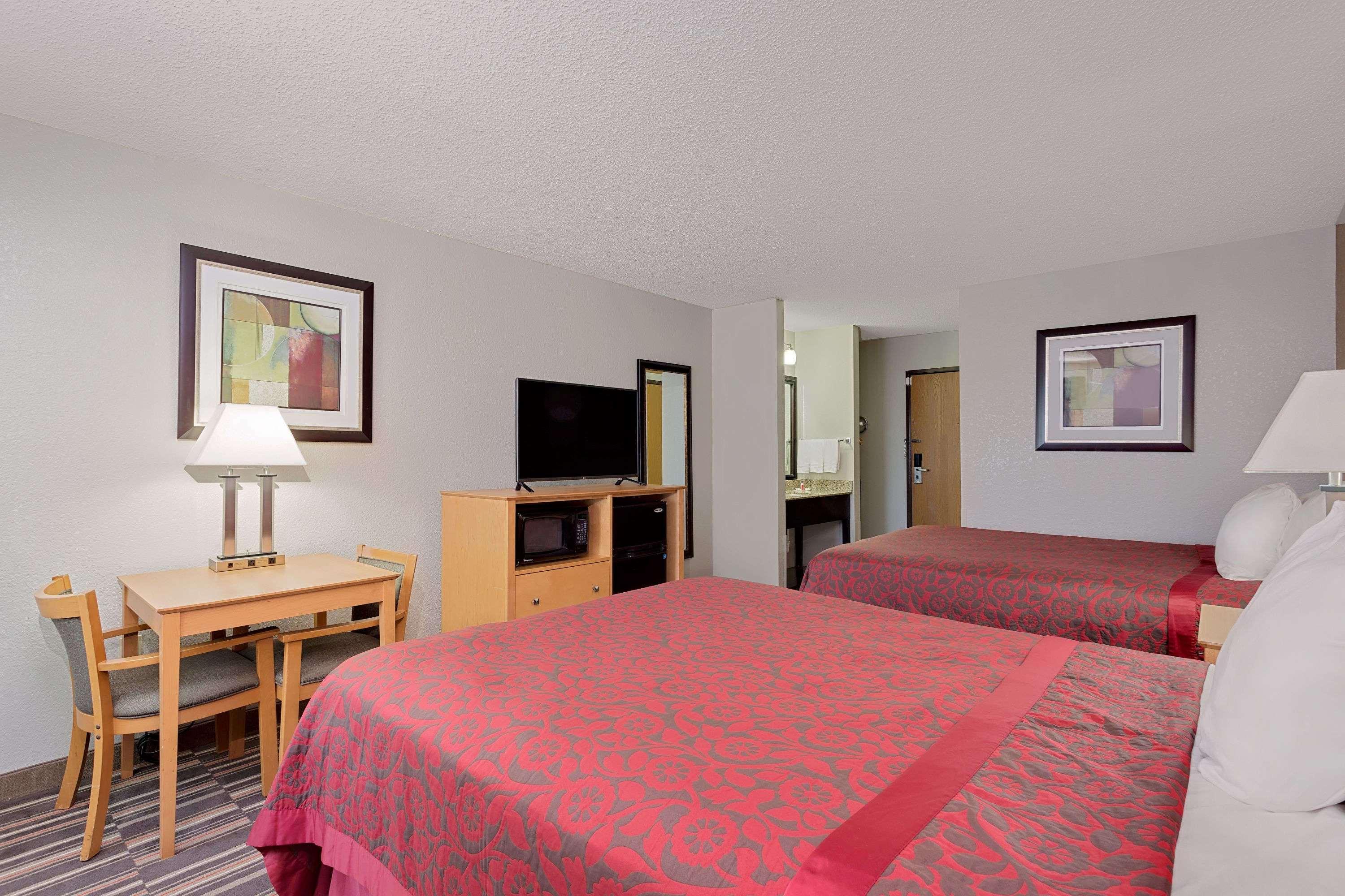 Days Inn By Wyndham Racine/Sturtevant Extérieur photo